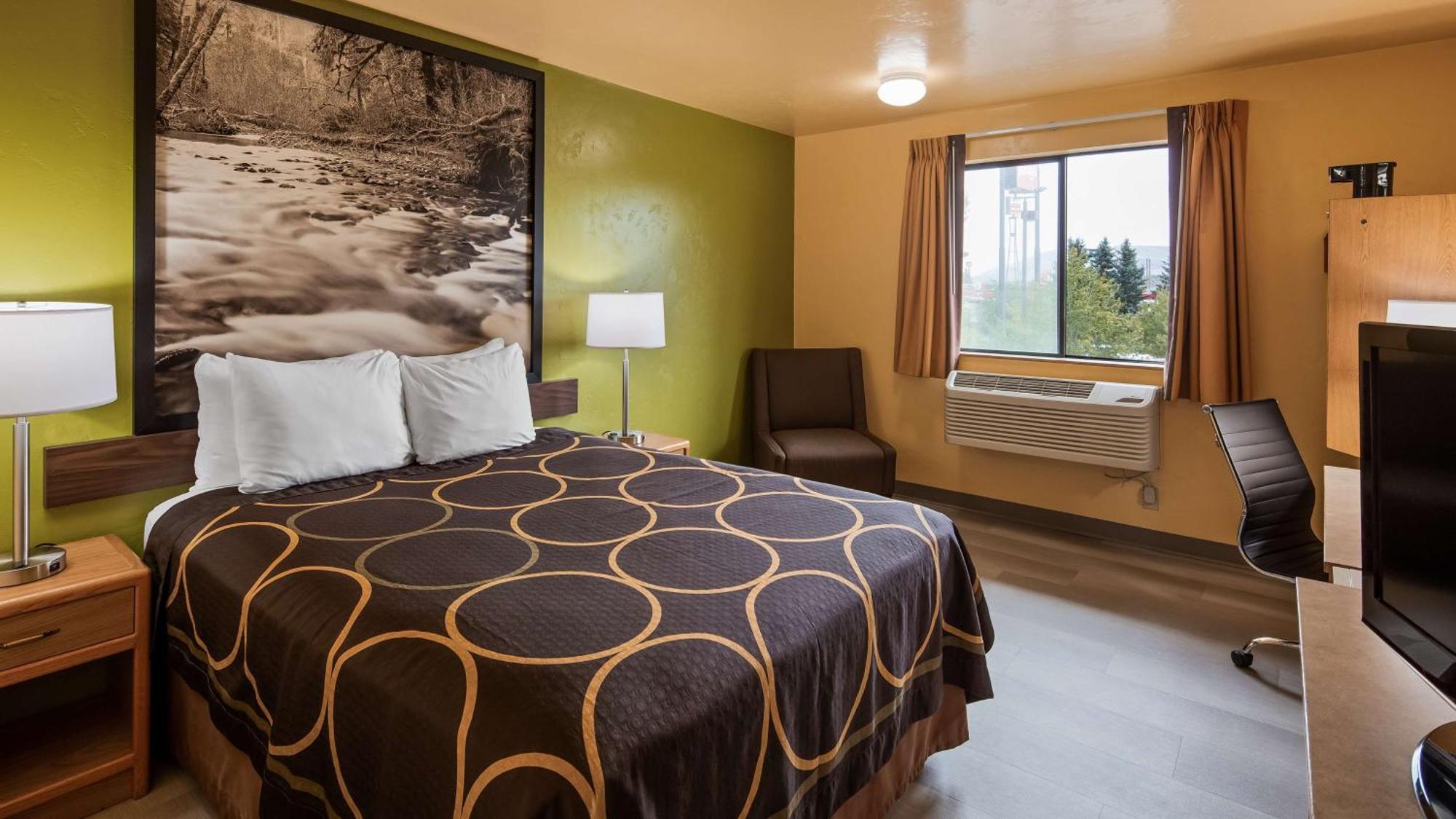 Queen Room Mobility Access